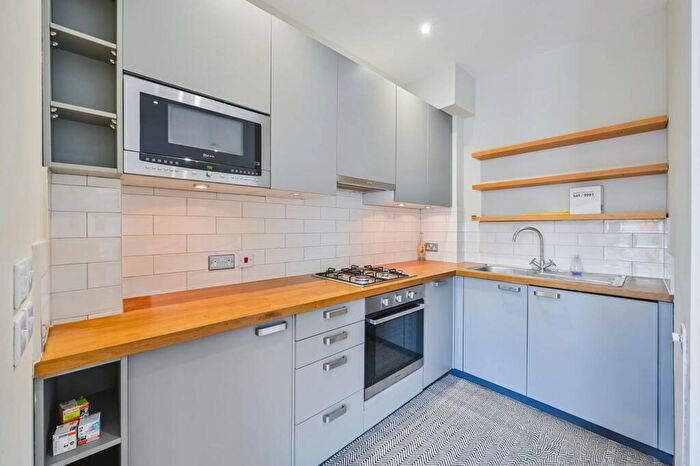 1 Bedroom Flat For Sale In St Johns Square, Clerkenwell, London, EC1V