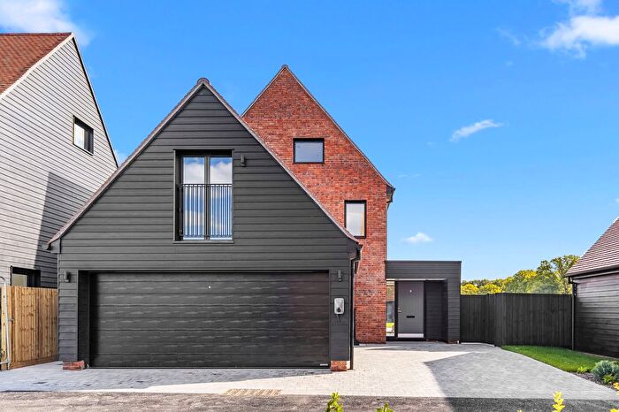 5 Bedroom Detached House For Sale In Barons Drive, Alfold, GU6