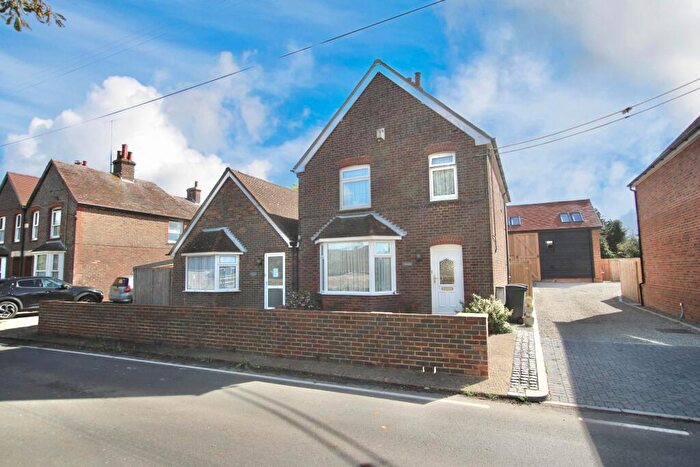 3 Bedroom Semi-Detached House For Sale In The Street, Preston, Canterbury, CT3
