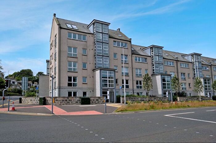 2 Bedroom Flat To Rent In Dee Village, Ferryhill, Aberdeen, AB11