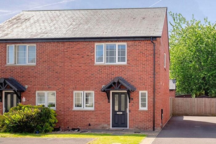 3 Bedroom Semi-Detached House For Sale In Hampden Square, Upper Heyford, OX25