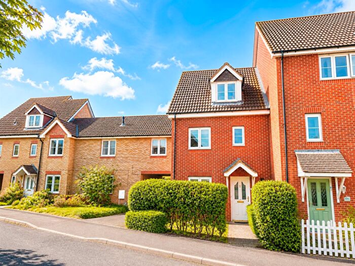 3 Bedroom End Of Terrace House For Sale In Percival Close, Lee-On-The-Solent, PO13