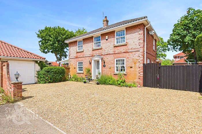 4 Bedroom Detached House For Sale In Selwyn Gardens, Pulham Market, Diss, IP21