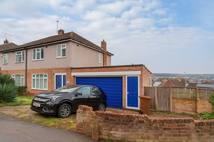 3 Bedroom Semi-detached House For Sale In Borstal Road, Rochester, ME1