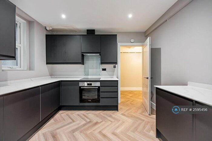 4 Bedroom Flat To Rent In Richmond Chambers, Bournemouth, BH2