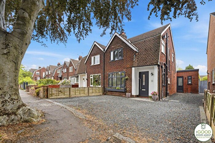 4 Bedroom Semi-Detached House For Sale In Wallingford Road, Handforth, Wilmslow, SK9