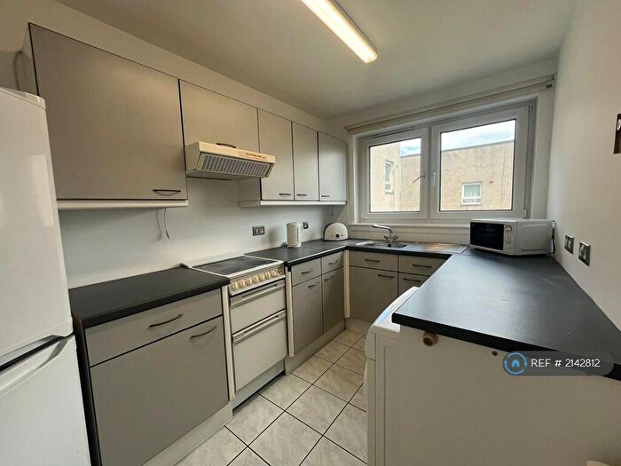 2 Bedroom Flat To Rent In North Gyle Loan, Edinburgh, EH12