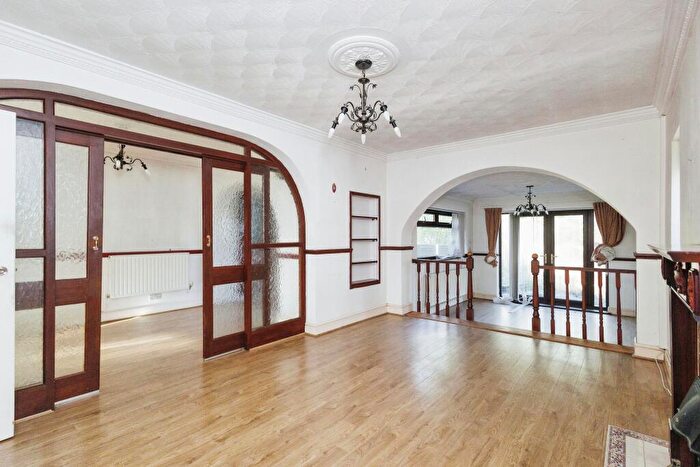 4 Bedroom Detached House For Sale In Sutton Drive, Droylsden, Manchester, Greater Manchester, M43
