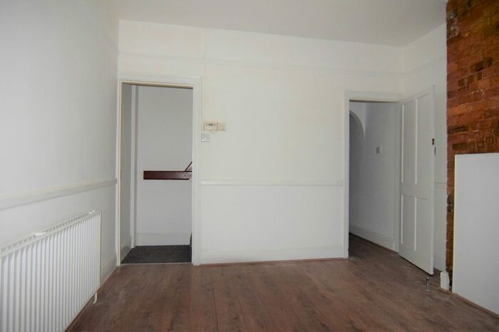 2 Bedroom Terraced House To Rent In Wimborne Road, Luton, Bedfordshire LU1
