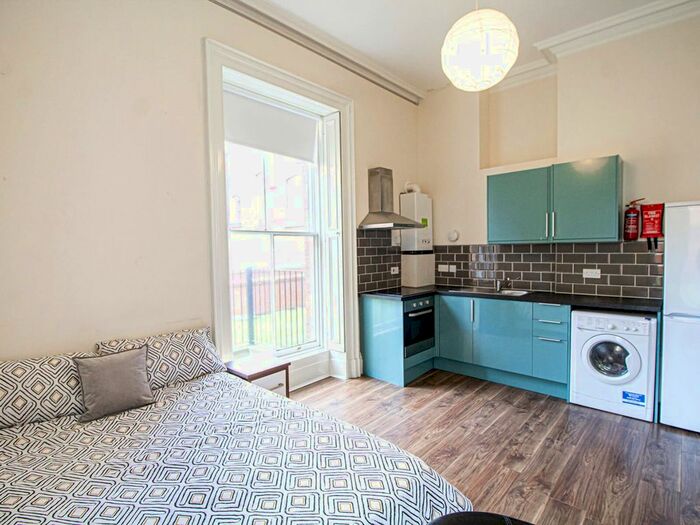 Studio To Rent In Apt, Clarendon House #, LS2