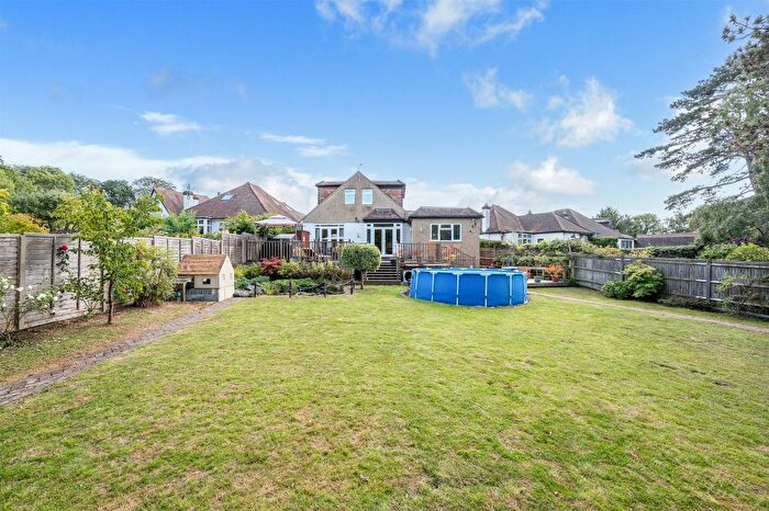 5 Bedroom Detached House For Sale In The Grange, Worcester Park, KT4