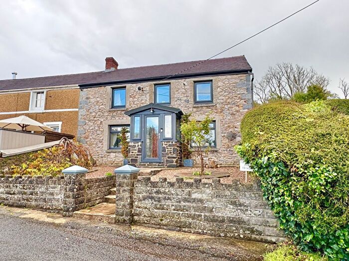 3 Bedroom Semi-Detached House For Sale In Horeb Road, Kidwelly, SA17
