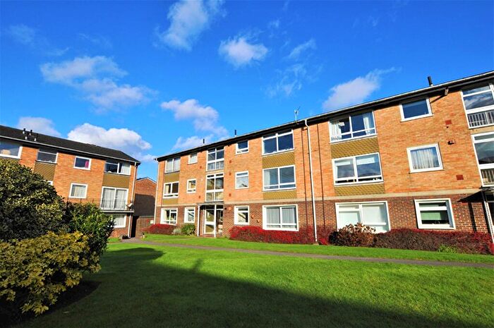 3 Bedroom Apartment To Rent In Wilderness Road, Guildford, Surrey, GU2