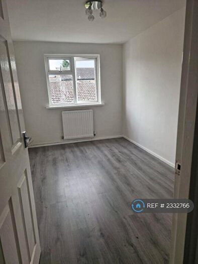 3 Bedroom Flat To Rent In Randolph Close, Leamington Spa, CV31