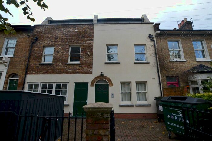 1 Bedroom Flat To Rent In Indus House, Grosvenor Park Road, E17