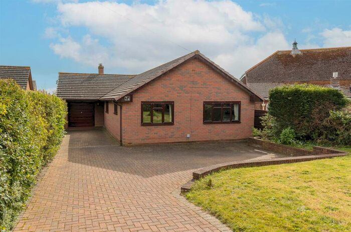 3 Bedroom Detached Bungalow For Sale In Alverstone Road, Whippingham, PO32