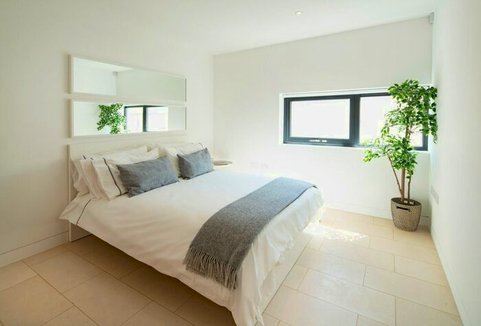 2 Bedroom Flat To Rent In Latitude House, Oval Road, London, NW1