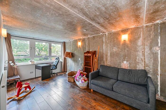 1 Bedroom Flat For Sale In Palmerston House, Battersea, London, SW11