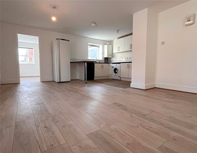1 Bedroom Apartment To Rent In Manchester Road, Swindon, Wiltshire, SN1
