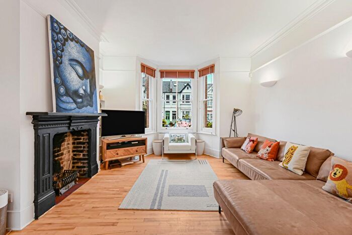 4 Bedroom Terraced House To Rent In Pattison Road, Childs Hill, NW2