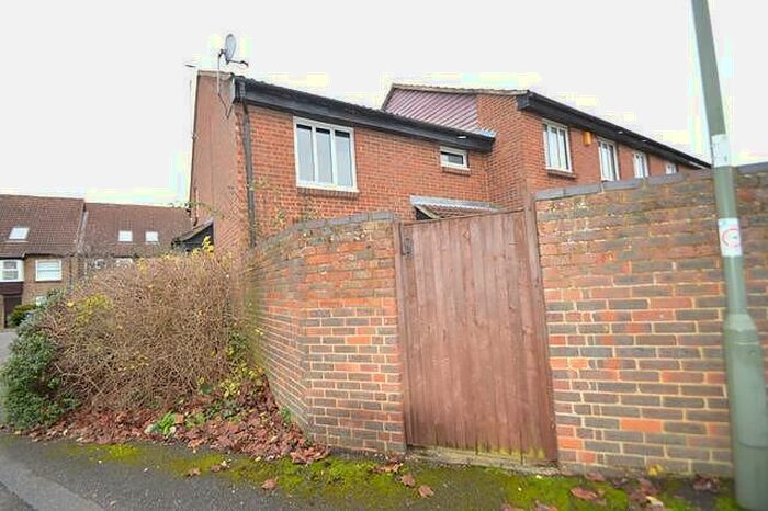 1 Bedroom House To Rent In Bedroom End Of Terrace House In Guildford, GU4