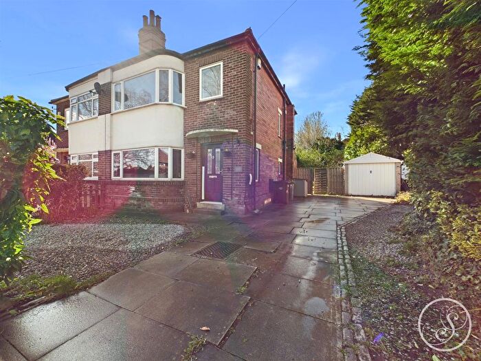 3 Bedroom Semi Detached House For Sale In Spen Lane, Leeds, LS16