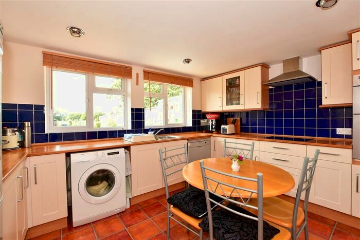 3 Bedroom Cottage For Sale In Rye Road, Brookland, Romney Marsh, Kent, TN29