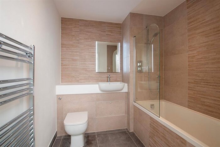 1 Bedroom Flat To Rent In Silbury Boulevard, Milton Keynes, MK9
