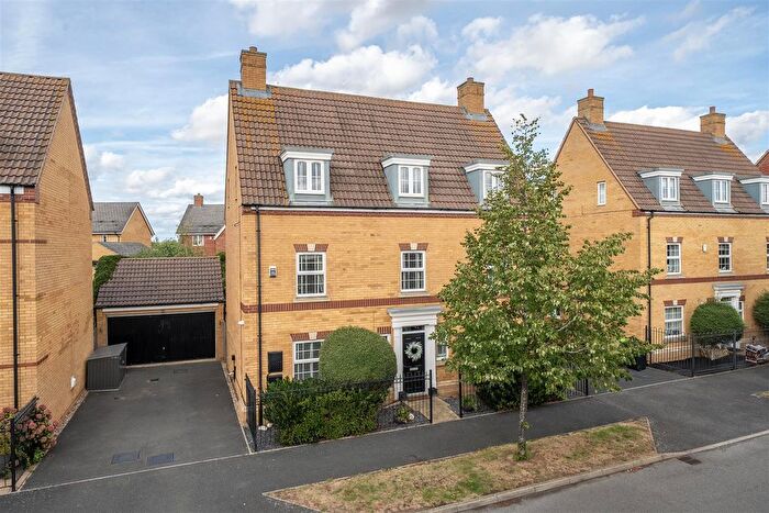 5 Bedroom Detached House For Sale In Ashmead Road, Bedford, MK41