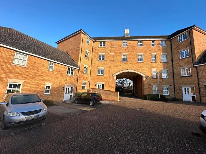 2 Bedroom Apartment For Sale In Nuthatch Close, Stowmarket, IP14