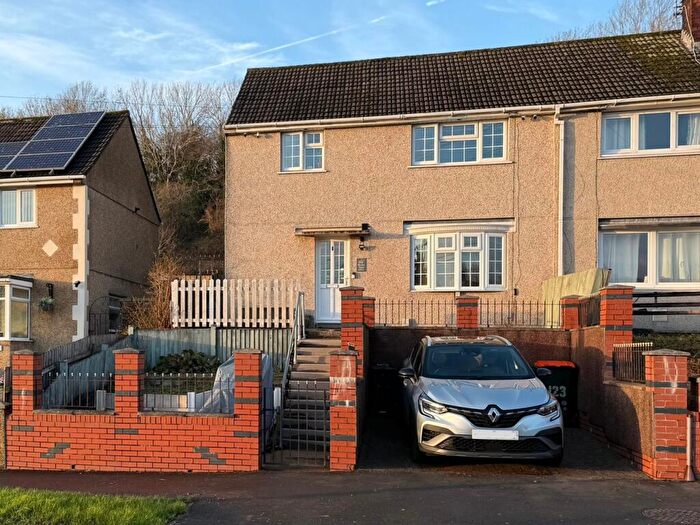 3 Bedroom Semi Detached House For Sale In Hendre Farm Drive, Newport, NP19