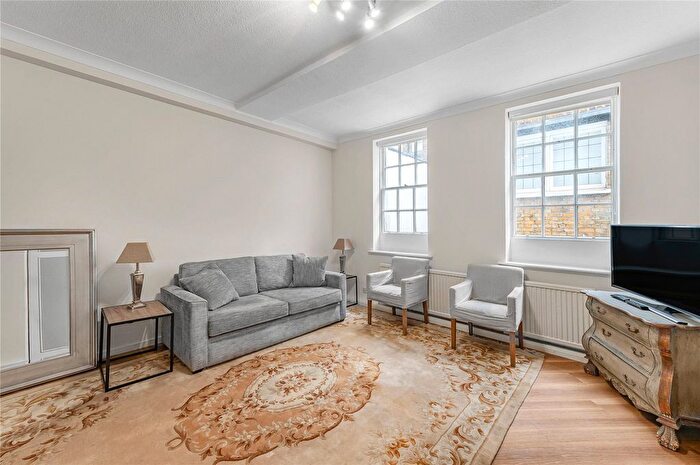 2 Bedroom Flat To Rent In Devonshire Mews South, Marylebone, London, W1G