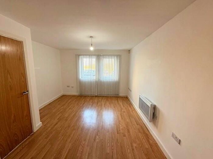 1 Bedroom Flat To Rent In Otley Road, Bradford, BD3