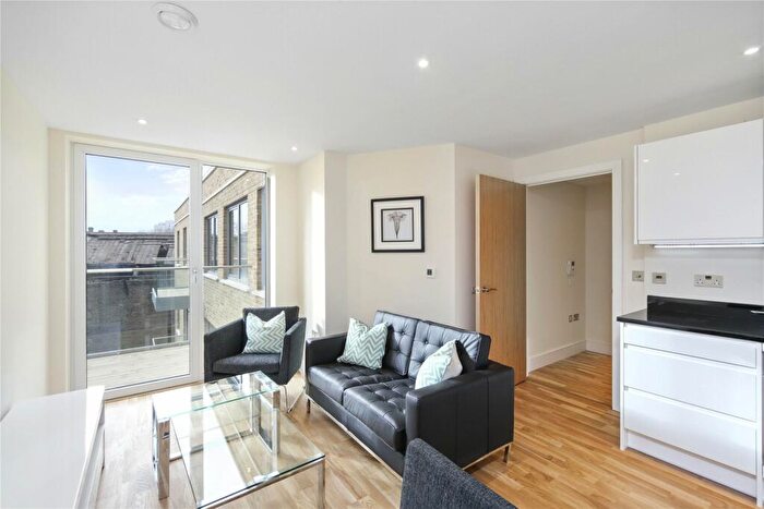 2 Bedroom Flat To Rent In Elite House, St Annes Street London, E14