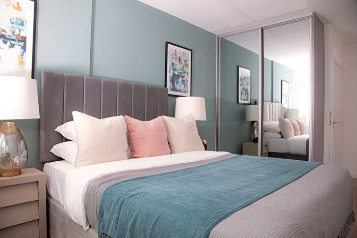 1 Bedroom Flat To Rent In Old Market Place, Farnham, GU9