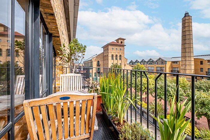 2 Bedroom Flat For Sale In Taffrail House, Burrells Wharf Square, E14