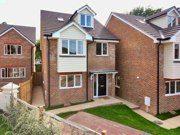 4 Bedroom Detached House To Rent In Gossops Green, Crawley, West Sussex RH11
