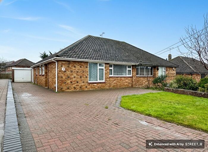 3 Bedroom Semi Detached Bungalow For Sale In Mountnessing Road, Billericay, CM12