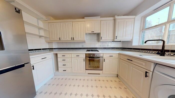 2 Bedroom Terraced House To Rent In Hanover Mews, Brighton, BN2