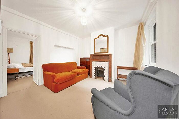 1 Bedroom Apartment To Rent In Greenwhich Court, Cavell Street, London, E1