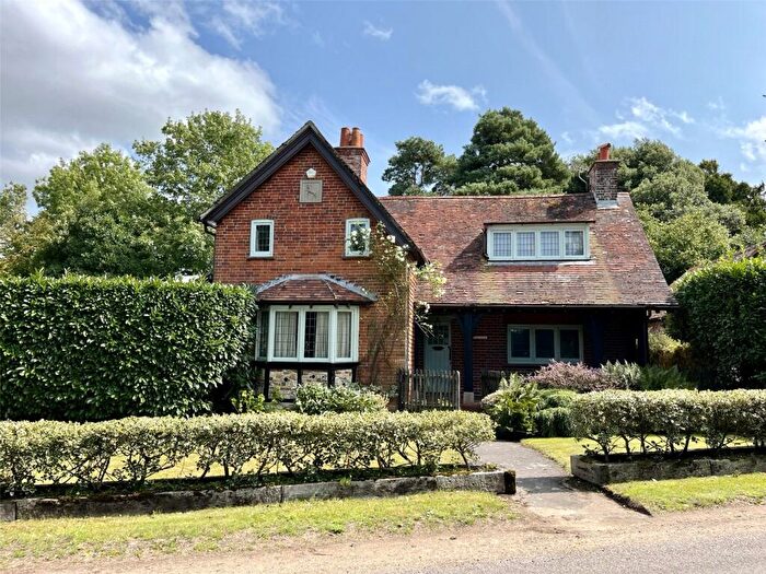 3 Bedroom Detached House For Sale In Hillstreet, Calmore, Southampton, Hampshire, SO40