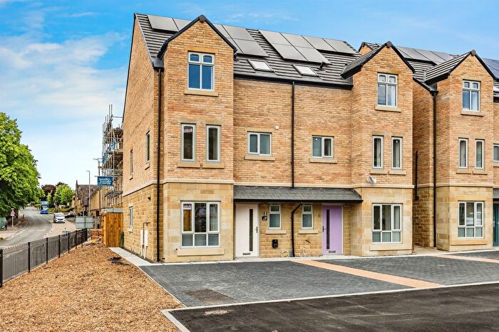 5 Bedroom Semi-Detached House For Sale In Weavers Place, Bailiff Bridge, Brighouse, HD6