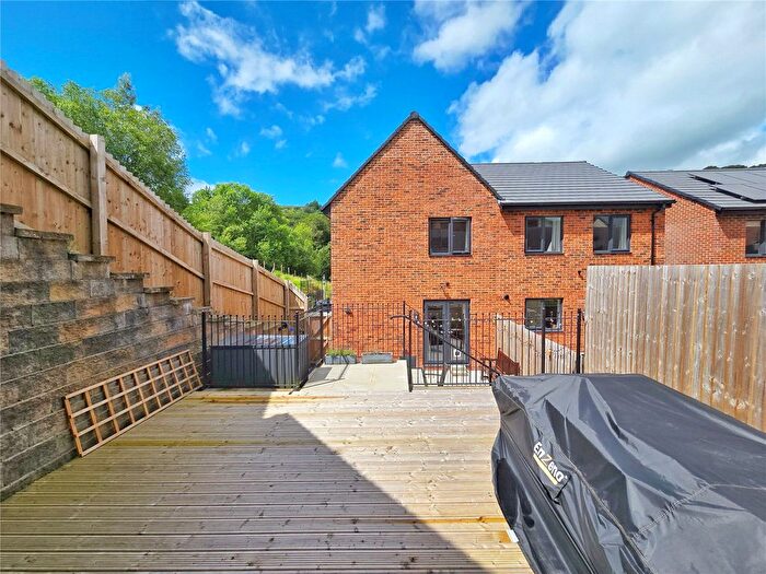 3 Bedroom Semi-Detached House For Sale In Seymour Close, Rawtenstall, Rossendale, BB4