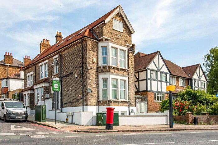 2 Bedroom Apartment For Sale In Thurlow Park Road, Dulwich, London, SE21