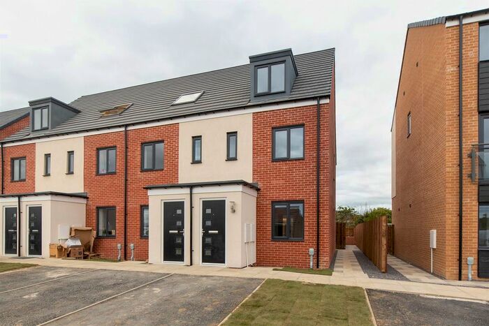 3 Bedroom End Of Terrace House To Rent In The Maples, Primrose Lane, Great Park, NE13