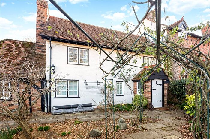 3 Bedroom Semi-Detached House For Sale In Henley Road, Maidenhead, SL6