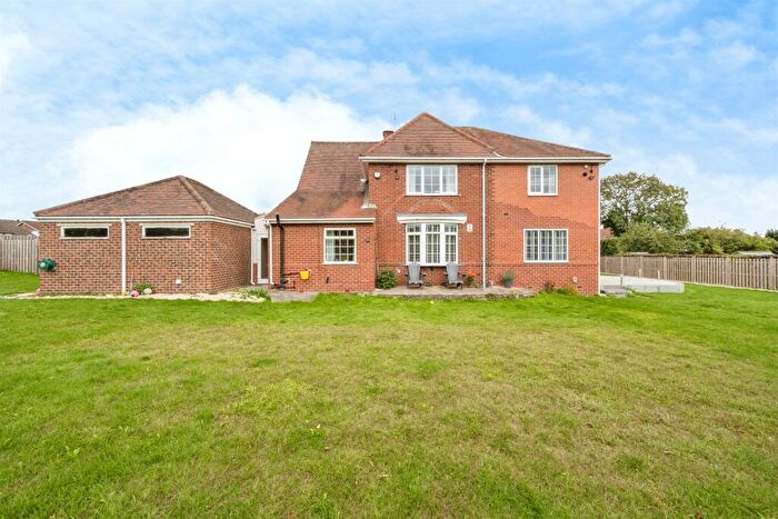 4 Bedroom Detached House For Sale In Doncaster Road, Harlington, Doncaster, DN5