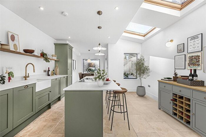 5 Bedroom Terraced House For Sale In Fairfax Road, Harringay, London, N8