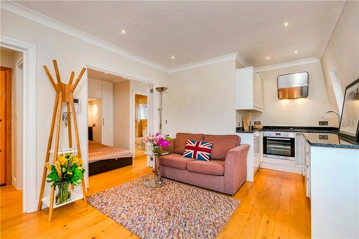 1 Bedroom Flat To Rent In Courtfield Road, Gloucester Road, London, SW7