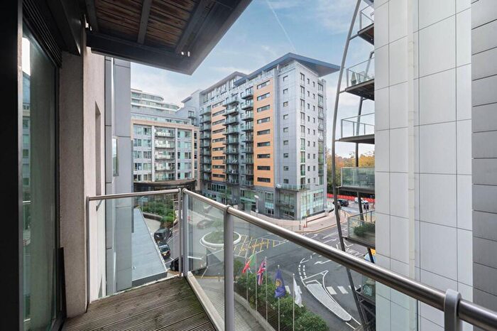 1 Bedroom Flat For Sale In Warwick Building, Chelsea Bridge Wharf, Battersea Park, London, SW11